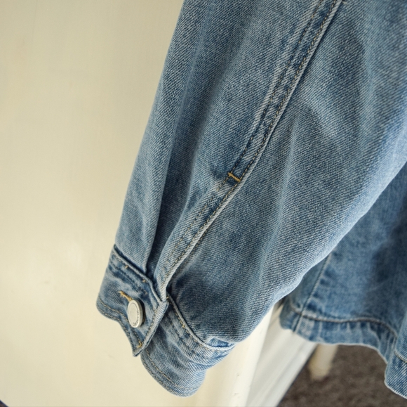 Blank NYC denim jacket with belt - Picture 6 of 8